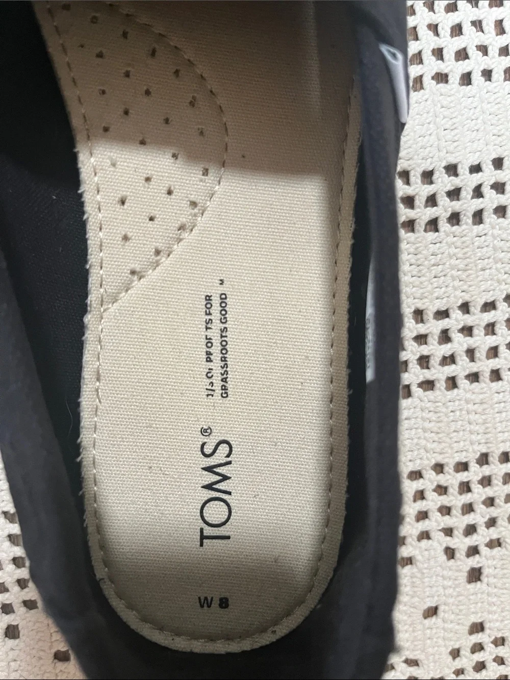 Toms women’s Slip-On Sneakers in Black size 8 NWOB